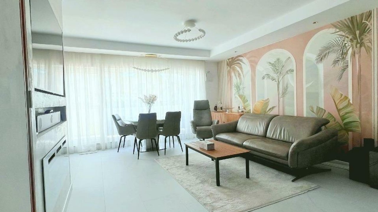 Vila Cosmopolis P+1+M /4 cam 3 bai/ curte proprie/ Piscina/ Parcare