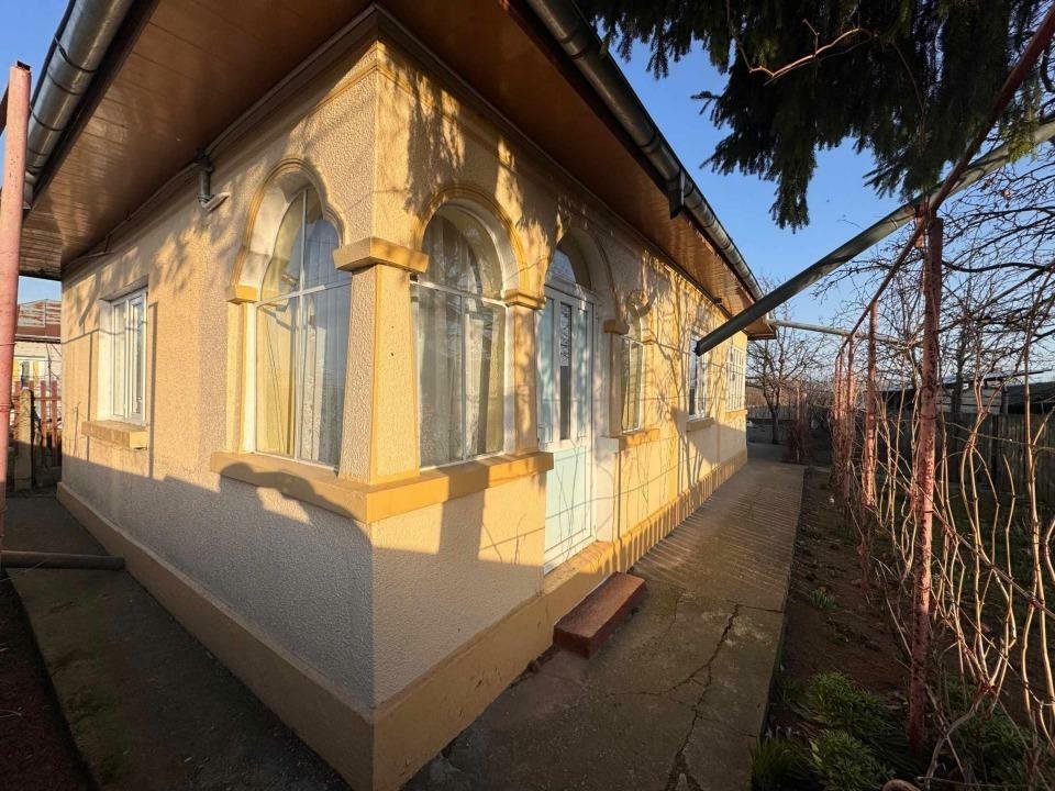 Casa batraneasca de vanzare in comuna Gradistea, jud. Calarasi