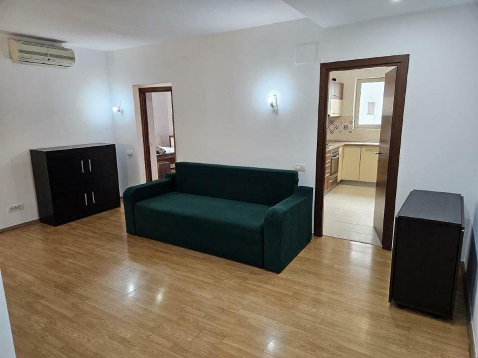 Vand apartament cu 3 camere, complex West Park, Militari