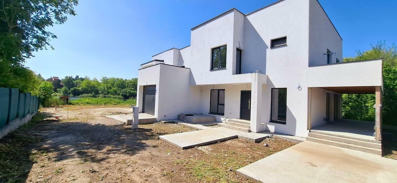 Propietar, vând vilă / duplex pe malul lacului , Corbeanca