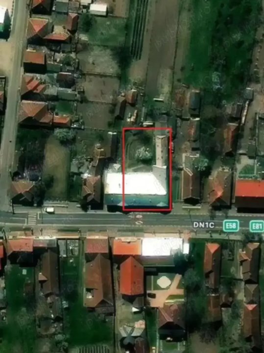Casă de vânzare â Clădire istorică în centrul localităţii Halmeu
