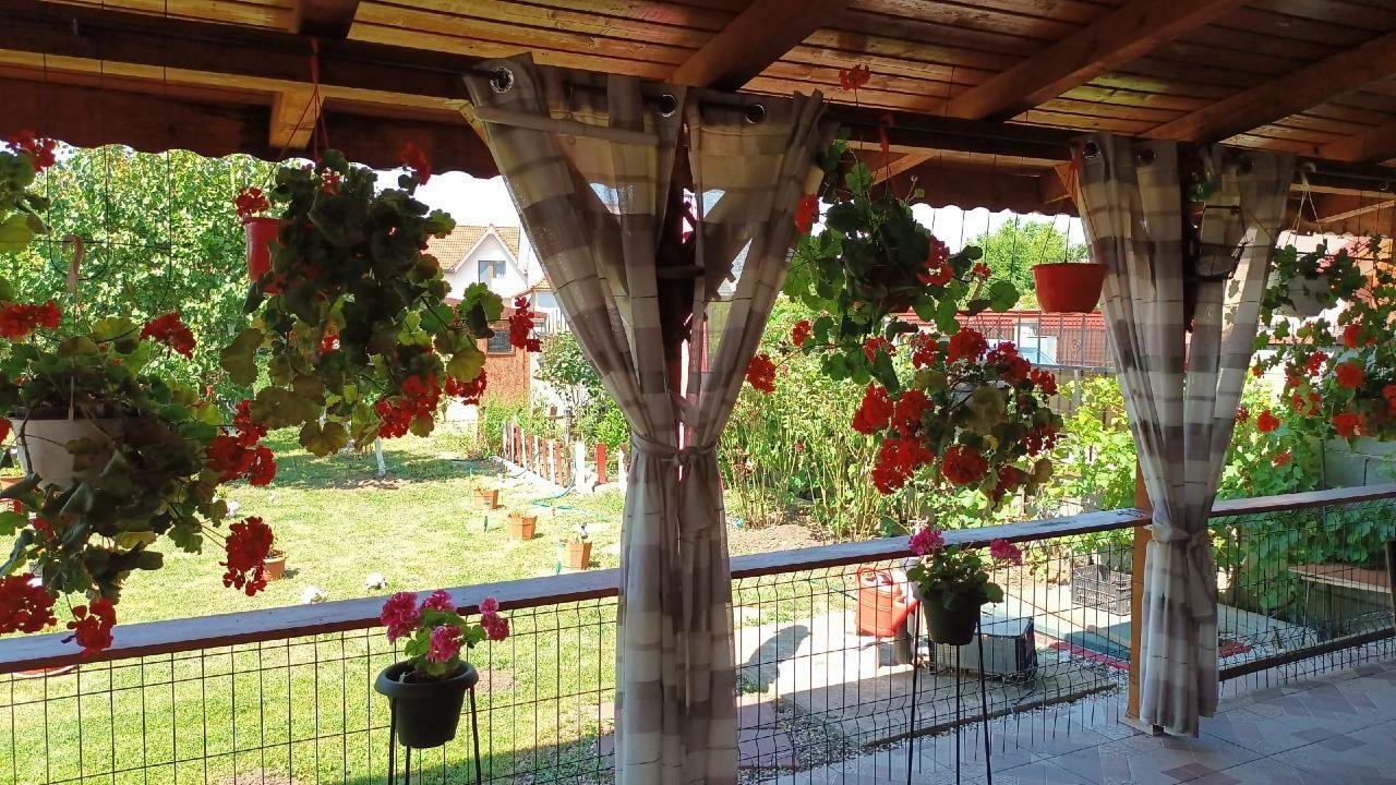 Casă cu etaj ,terasă acoperită 48mp