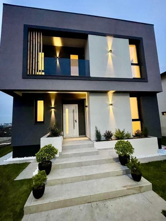 Proprietar , casa Domneşti