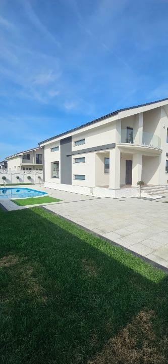 Casa cu piscina Craiova