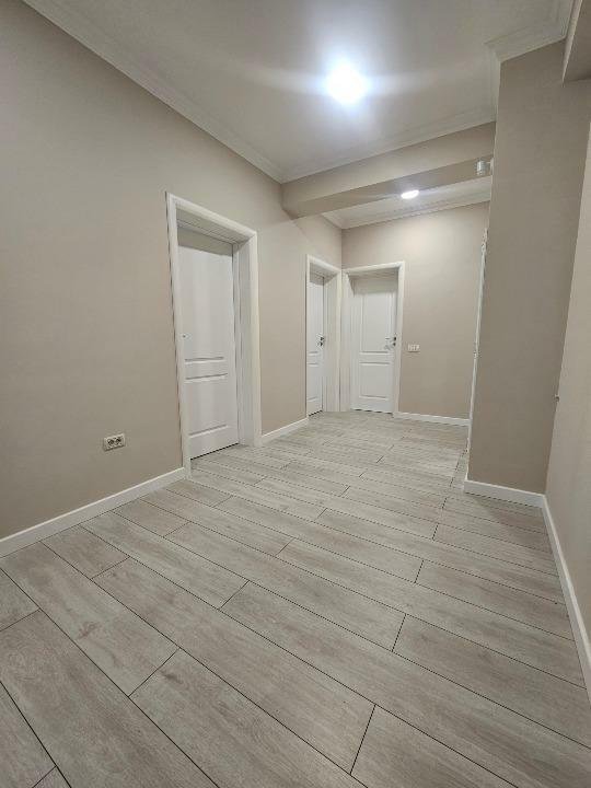 Apartament spatios nemobilat si neutilat