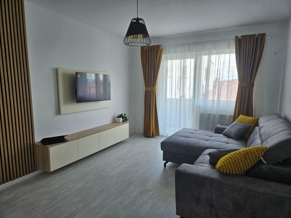 Apartament doua camere, prima inchiriere, parcare, direct proprietar