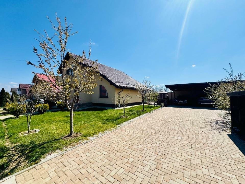 Casa 4 camere de vanzare Pitesti (zona Bradul) - complet mobilata si utilata
