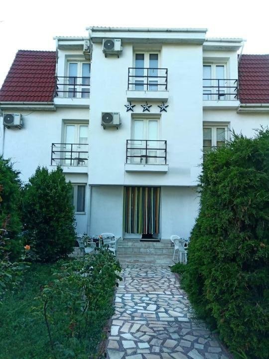 Vand casa de oaspeti / pensiune