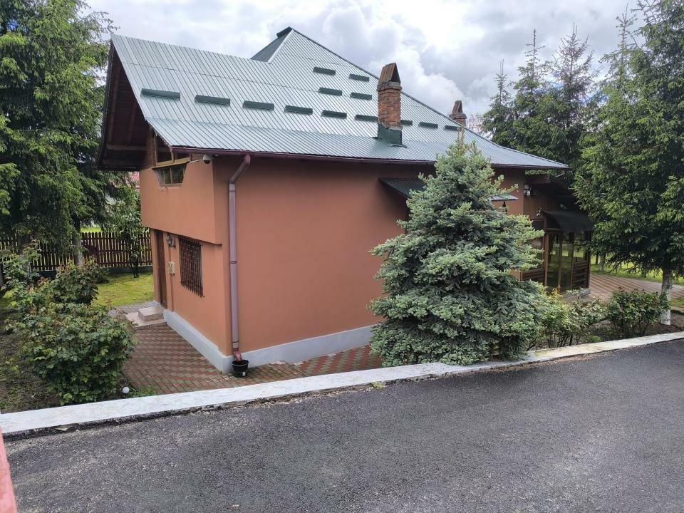 Proprietar,vand casa cu livada in com.Malureni jud.Arges, teren 2100mp