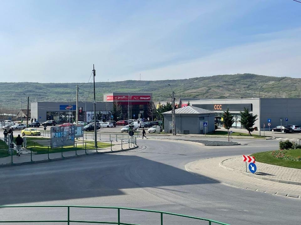 GALERIA COMERCIALA HUSI