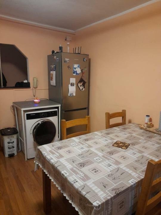 Persoana fizica vand apartament cu 4 camere - Pret negociabil