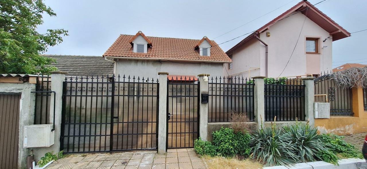 &Icirc;nchiriez casa cu mansarda