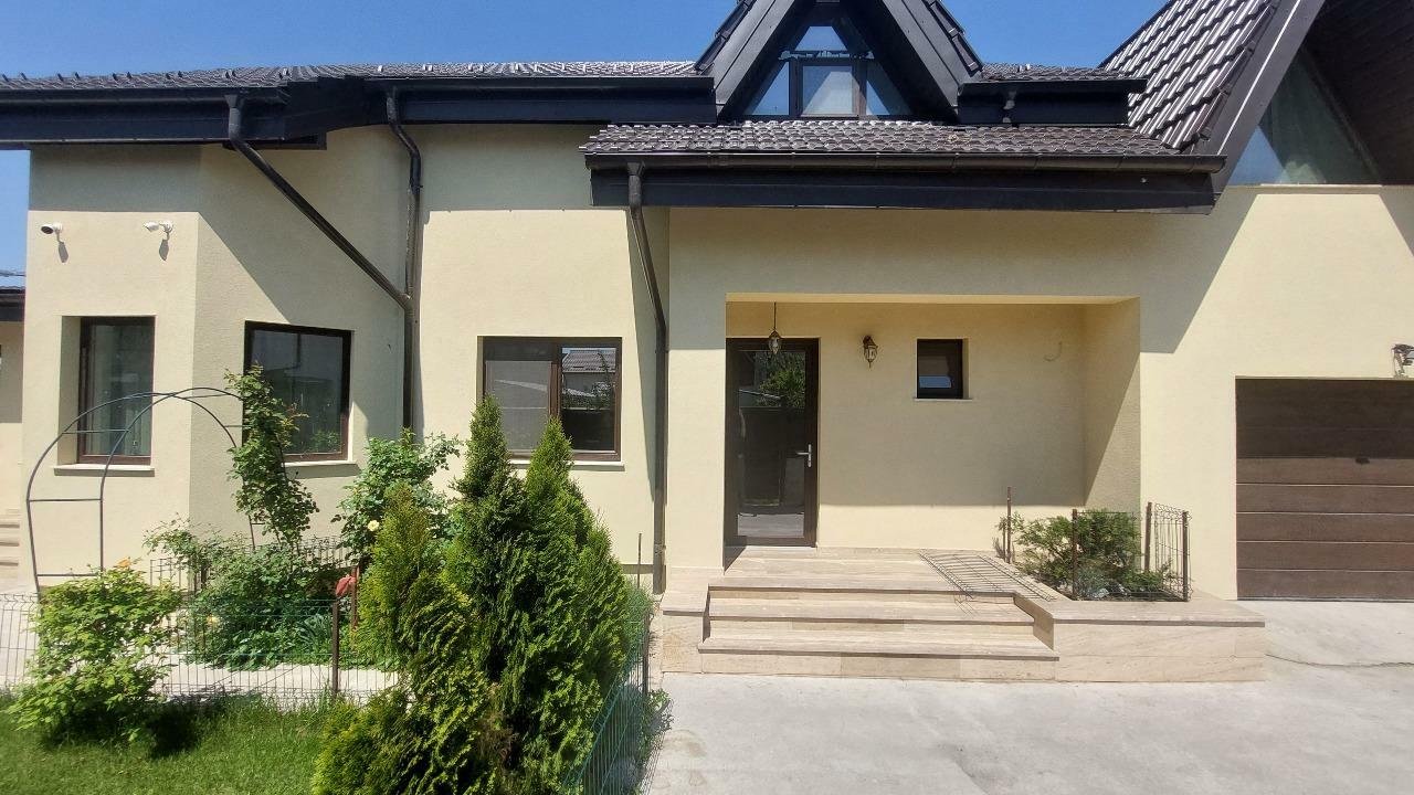 Casa individuala, parter+etaj mansardat, teren 700 mp, Rosu, Chiajna