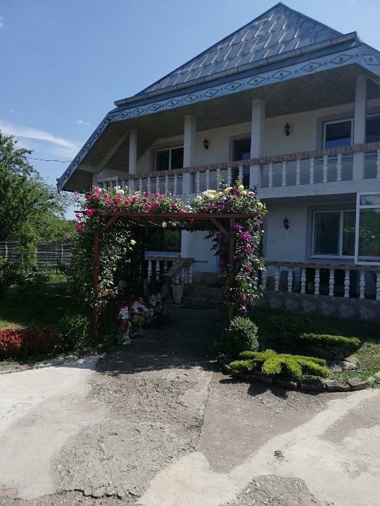 Urgent .Proprietar, parter la casa cu etaj, Mogosesti - Iasi, 10 km