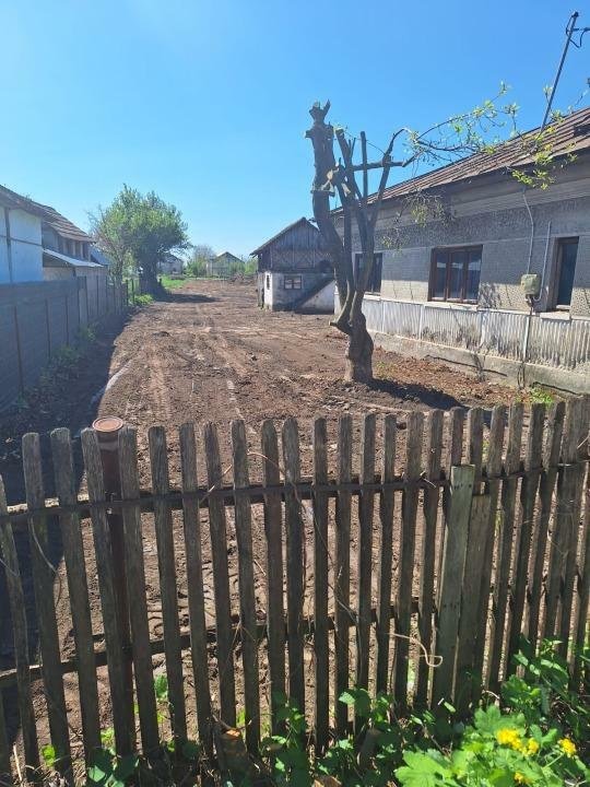 casa si teren Gaesti ,jud Dambovita