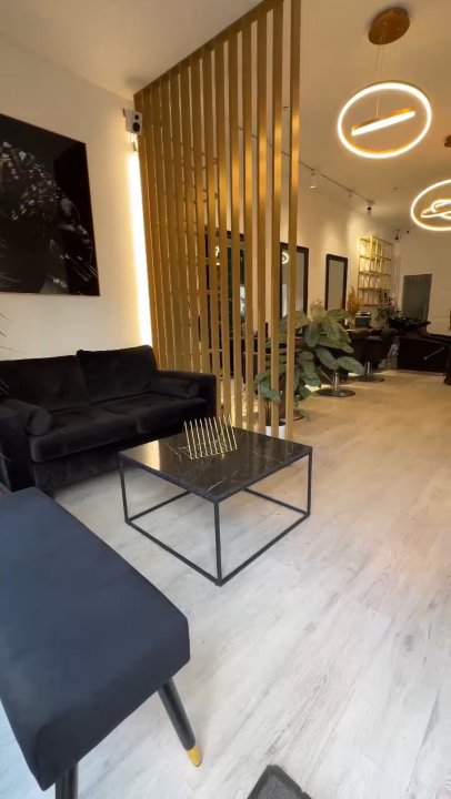 Vand spatiu comercial + afacere la cheie salon de infrumusetare