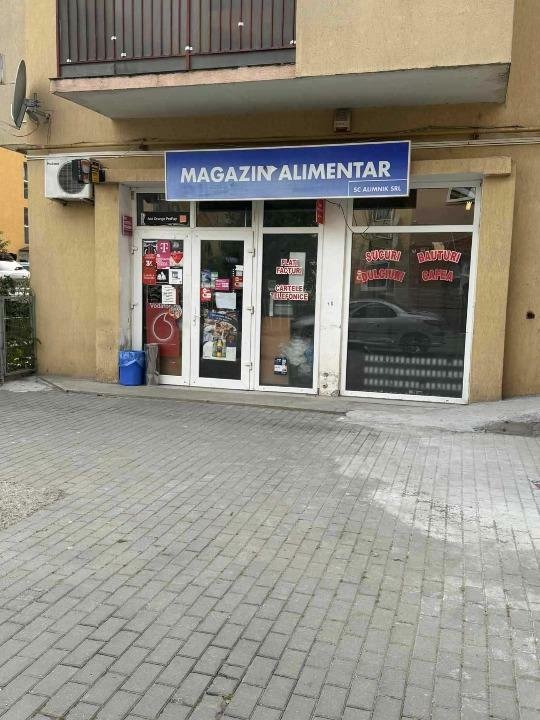 Vand Spatiu Comercial Floresti