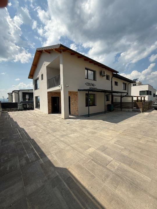 Casa tip duplex finisat 180mp, D+P+E, teren 350mp, str Crizantemelor